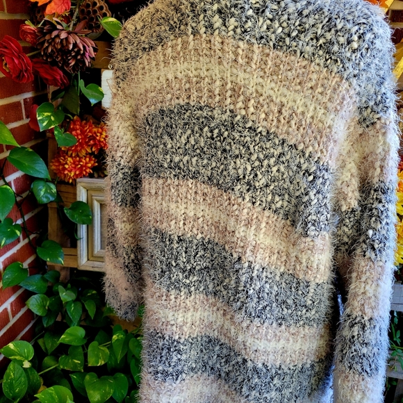 Maurices Sweater - Picture 4 of 8